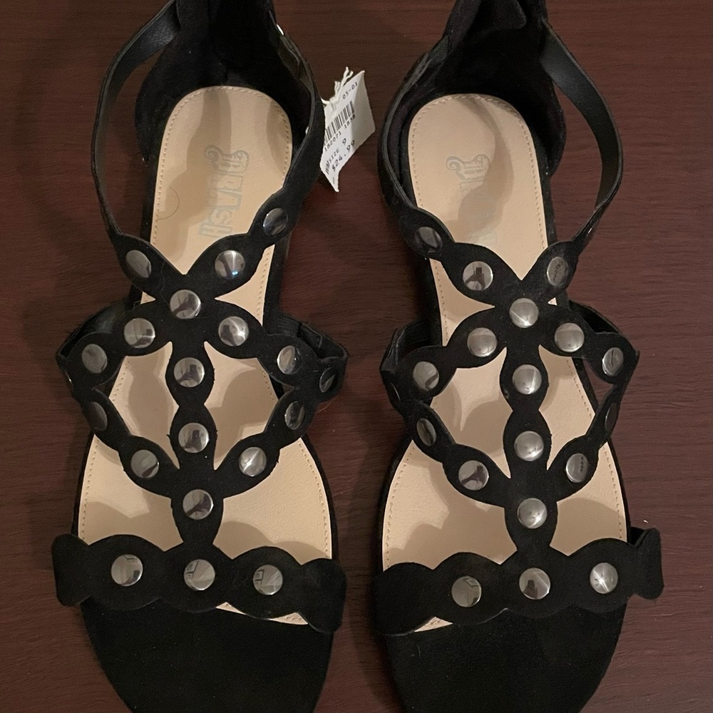 BRAND NEW Brash Black Studded Flat Sandals - Shoe Size 9